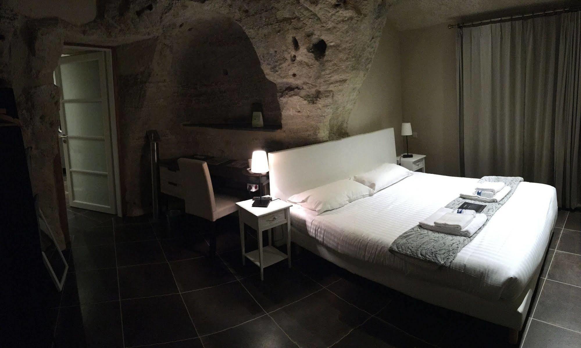 Rocaminori Hotel Louresse-Rochemenier ภายนอก รูปภาพ